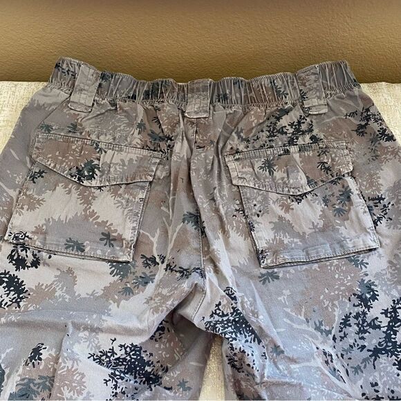 Lucy Gray/Black Camo Tree Pattern Cargo Hiking Outdoor Camping Shorts XS VGUC! - Picture 9 of 11